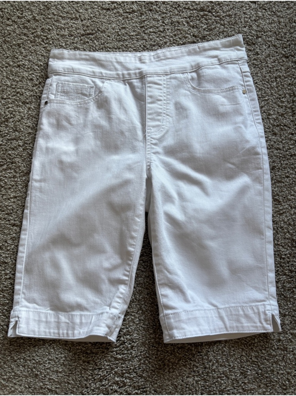 Tribal Bermuda Style Shorts in a Crisp White - Size 4